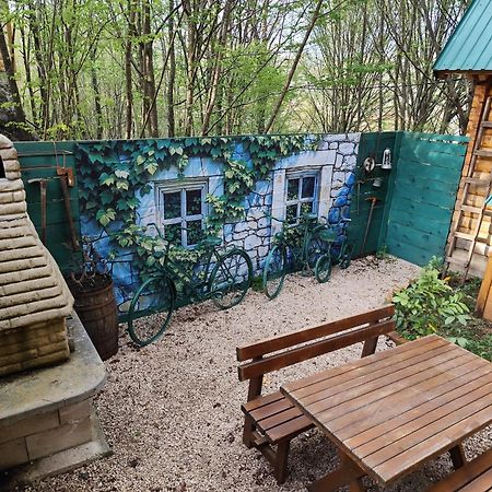 Brvnara Fairy Tale Villa Cetinje Bagian luar foto