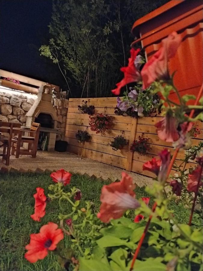 Brvnara Fairy Tale Villa Cetinje Bagian luar foto
