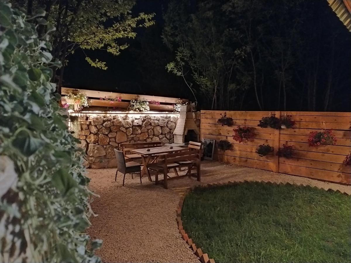 Brvnara Fairy Tale Villa Cetinje Bagian luar foto