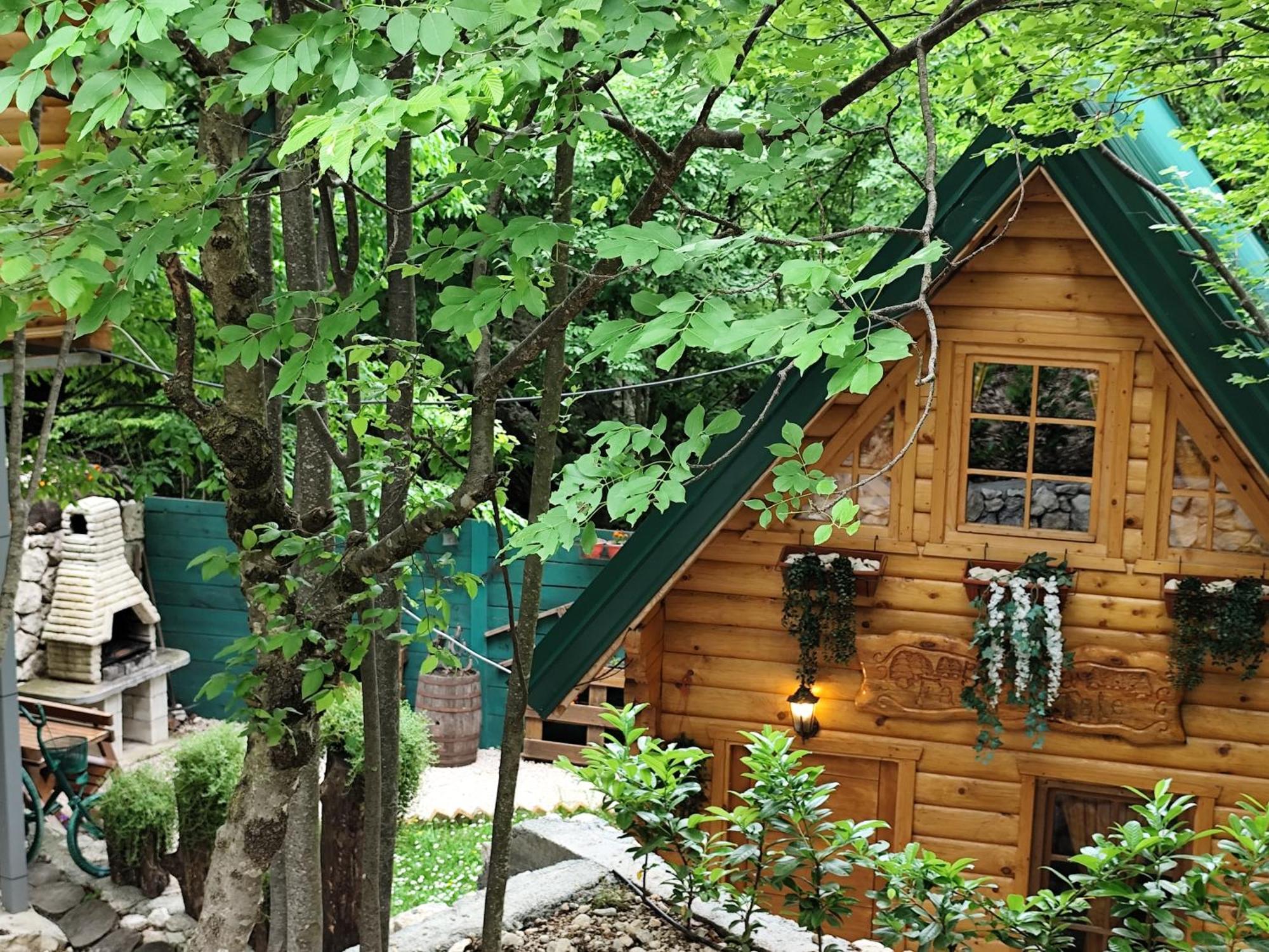 Brvnara Fairy Tale Villa Cetinje Bagian luar foto