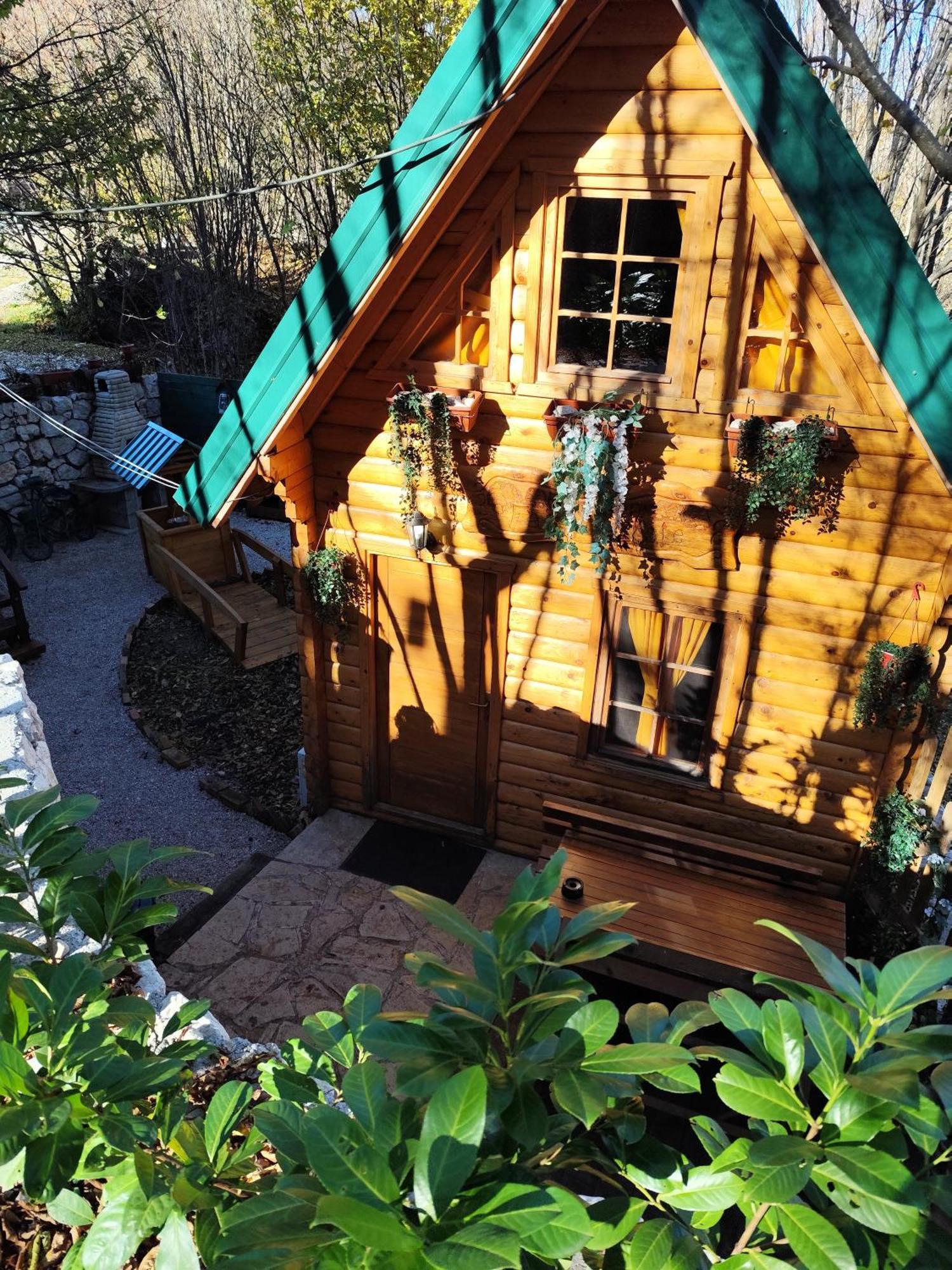 Brvnara Fairy Tale Villa Cetinje Bagian luar foto